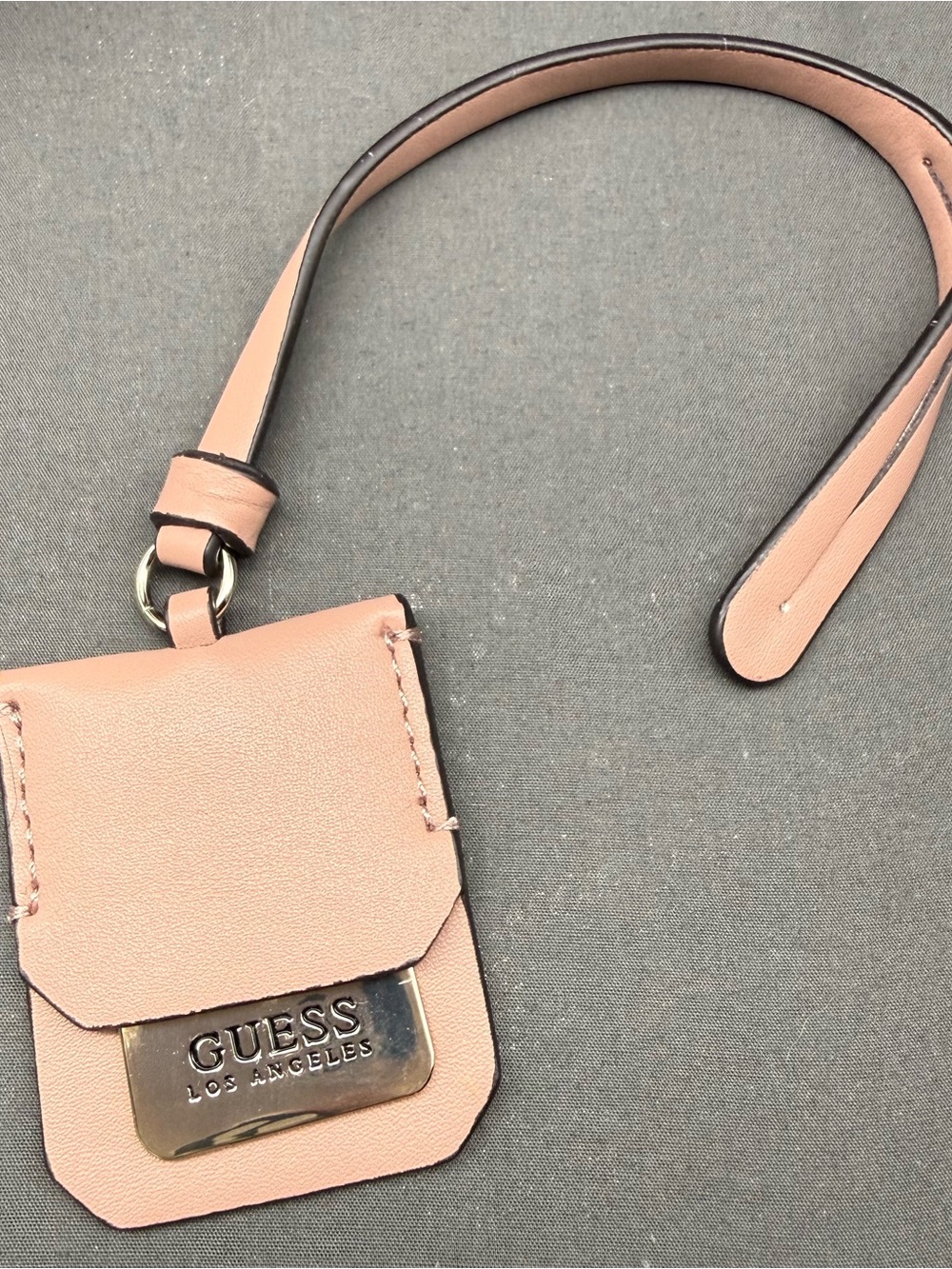 Guess Quilted soft leather purse with a keychain , light dusty Rose color - Picture 3 of 9
